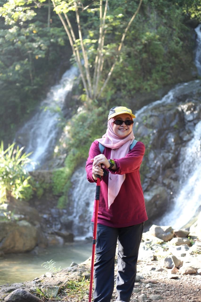 Pemandangan lain dari curug di jalur Medium A.